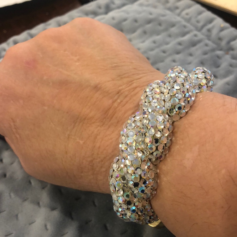 Aurora Borealis Crystal Twist Design Hinged Bangle-boutique